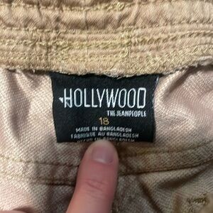 Hollywood boys size 18 elastic waist khakis. 30 inch inseam.
